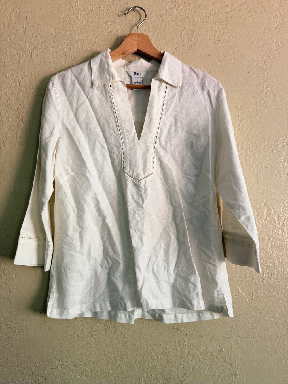 Bass Woman’s Beige Linen V-Neck Tunic Blouse, Size M